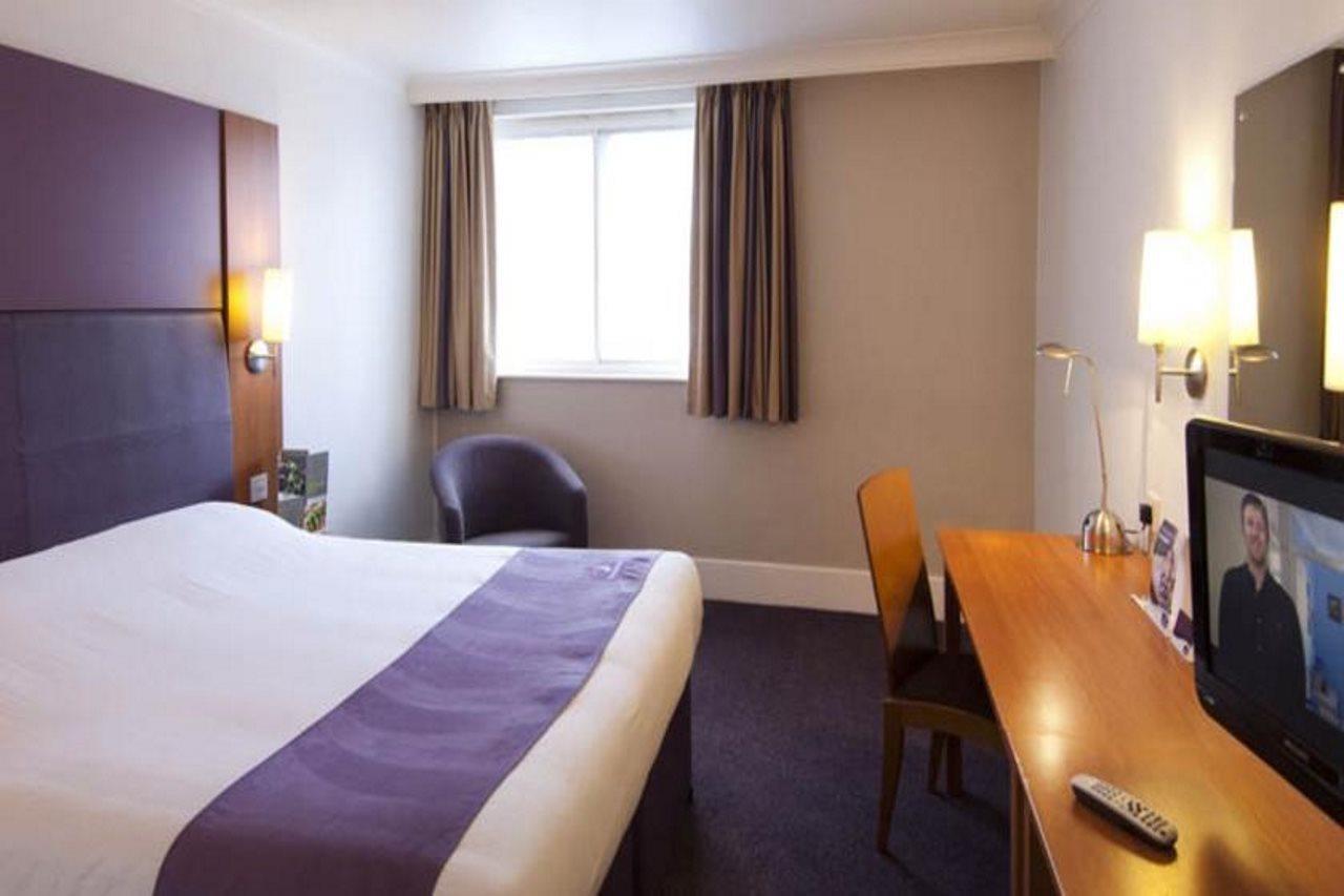 Premier Inn Pontypool Exterior photo